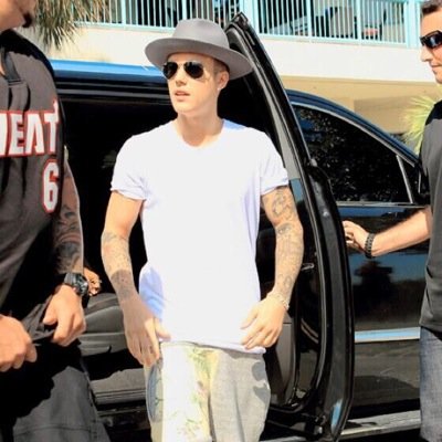 since justin followed u, you should follow @mattsbuckethat ((((: