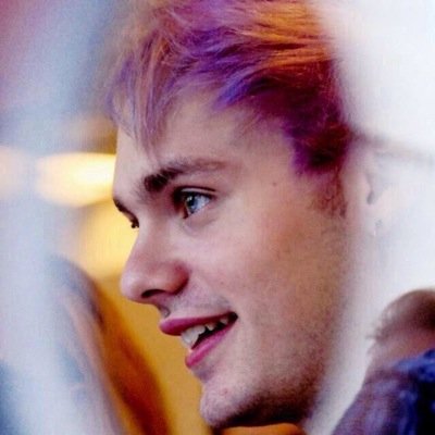 ❀ I saved Michael bc he saved me first ❀ @YuViMov ❤️