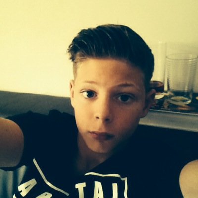 Hi im oscar from FootballSkills http://t.co/i7Xc5IlXDb And this is the twitter from my youtube account follow and subscribe