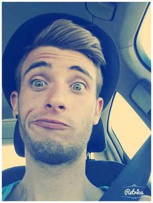 Mi vida, mis normas. Alimentando sonrisas desde el 95. GUAPO GUAPO GUAPO.Mi mofletes:). Murcia