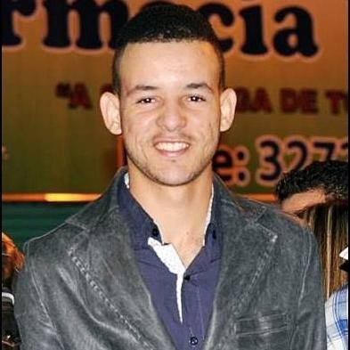 Ele é justo e fiel basta orar e jejuar
Porque primeiro deus confundi pra depois explicar ♪♫
