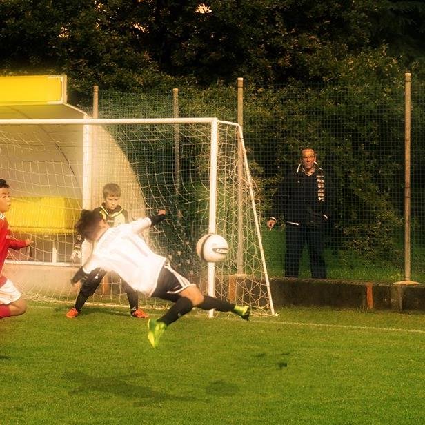 Provo a realizzare il mio sogno, attraverso i sogni di tanti piccoli campioncini. Faccio il lavoro più bello del Mondo. 
Mister Stefano