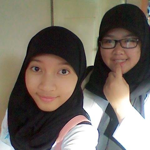 hanifainaW's profile picture. 