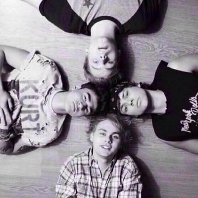 please rt the link to help me get 5sos to see it and possbily do it, thank you
