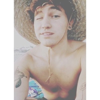if you like one of my layouts, favourite it. i'll dm you the full thing (mbf so I can) please give credit in a tweet thank you. i take requests✌️