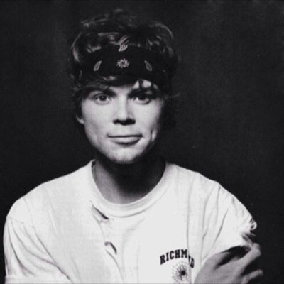 Go follow @officialmbalal if you want the 5SOS boys to follow you! 5SOS listens to accounts to like @officialmbalal He will Dm to 5SOS