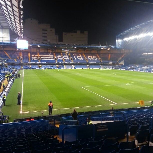 Lifelong Chelsea fan. Live and work in Edinburgh. 2 fabulous teenage daughters !