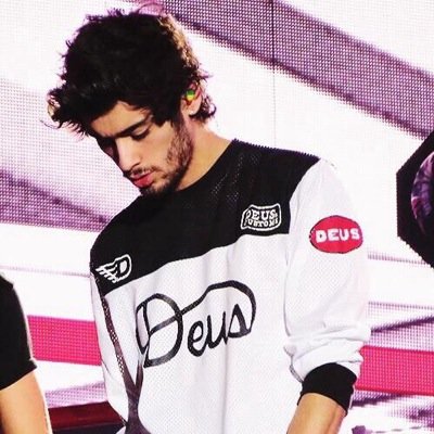 ask for a follow back on @raybanzouis