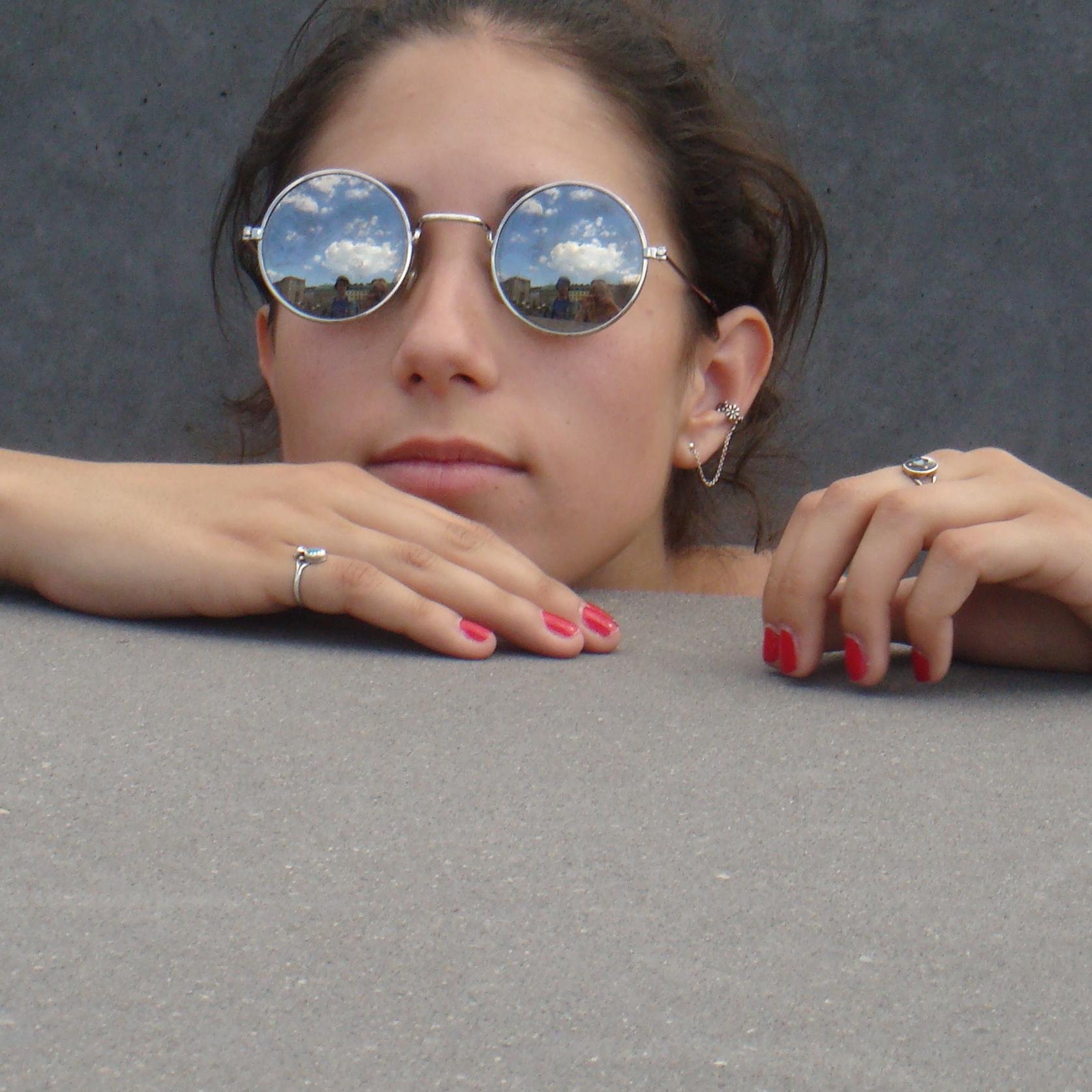 Paulinette1's profile picture. 