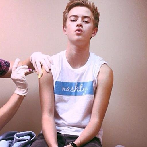 HEY YOU STOP HATING ON JACK J HE IS JUST WANTED AND TALENTED AS THE REST 3 I LUV U JACK JOHNSON !!!