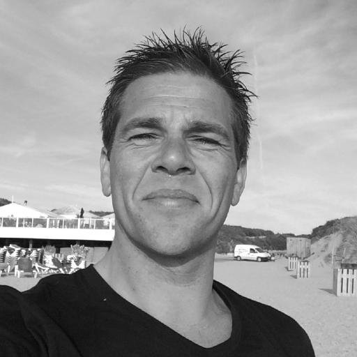 Bouwjaar '73 | Directeur Operations@Kubus Selfstorage | Hoog Energieniveau! :-) | Balans | Trots op Daan en Puck | Mixt Diplomatie & Directheid | Mooie dingen |