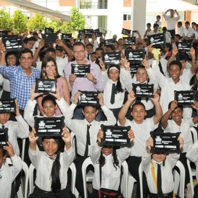 Barrancabermeja Vive Digital. Transformamos la educación pasando de un modelo tradicional a uno moderno, con la instalación de 700 aulas digitales.