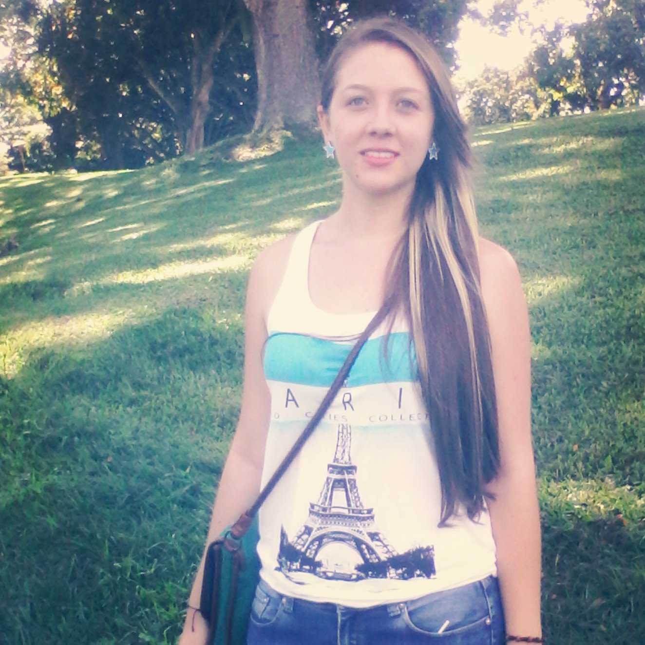 Estudiante De Psicología, amante de la naturaleza, el amor y París *.*