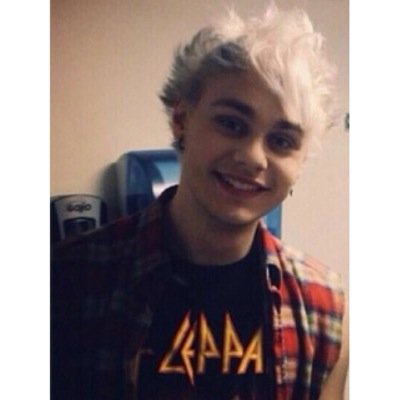 i wish michael clifford was my homework so i could do him on the table