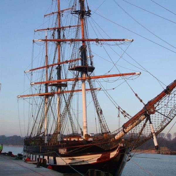 An exact replica of the original vessel, The Dunbrody Famine ship experience & Restaurant is a popular tourist attraction in the South East of Ireland.