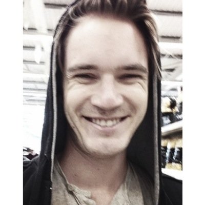 reaIIytired's profile picture. 