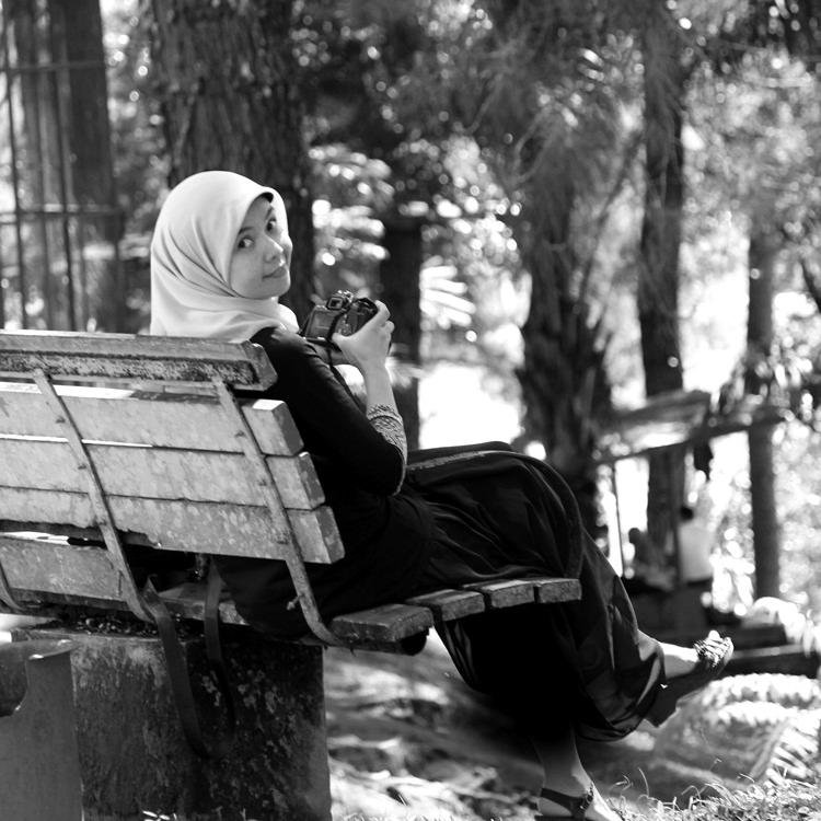 kadang baik perangai | sesekali menyeringai | mencinta #sungai #ngarai dan #rinai di #lembahanai