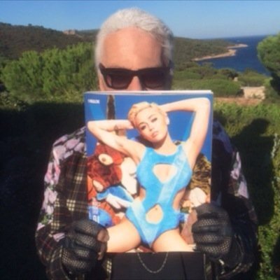 CALLING ALL SMILERS Show that we are the biggest fandom by following me BANG BITCH