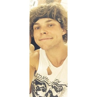 @5SOS // Ashton Irwin x