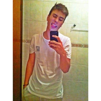Você sabe meu nome, não minha história. Você sabe a cor dos meu olhos, mas não o que eles já viram. Então não me julgue.
