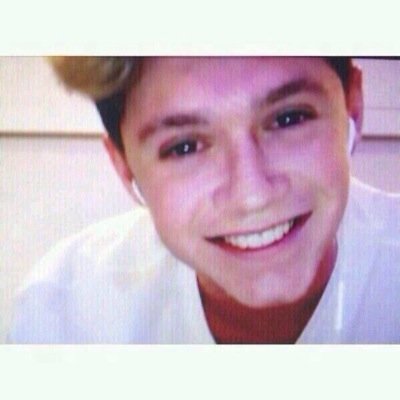 follow @gigglinghazza if you want to