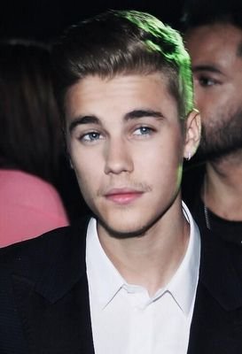 Please follow me justin bieber please follow me austin mahone
