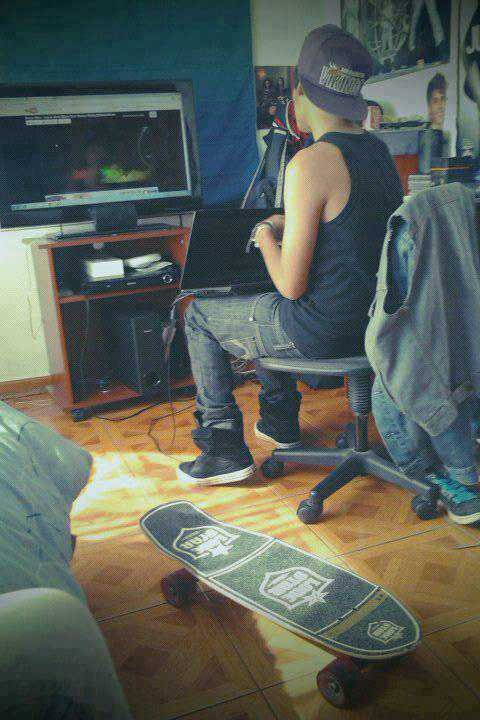 *-* Patinar es un hobbie mio ....Tweets siempre. Sigueme & te sigo ñ.ñ