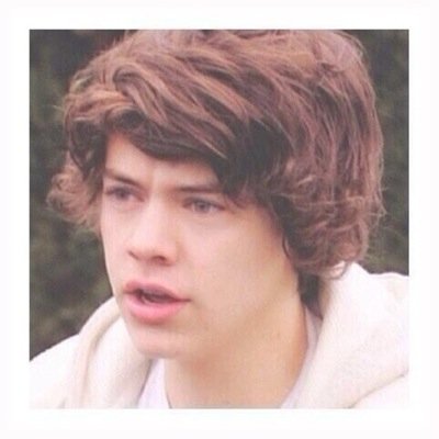 hello we post bottom harry fics !!