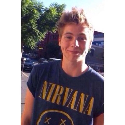 rebootluke_'s profile picture. rt link for a dm to luke. fav my most recent tweet on this acc so i know you did it. doing the dms from @rebootluke