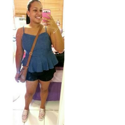 Since 1997 | 17 primaveras | Senior 2015 | Boricua | I have no feelings or emotions just sarcasm running through my veins.