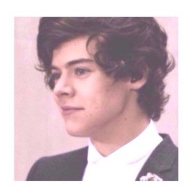 rt if you want a layout and tweet us which one! we do personal requests -a & n