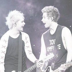 follow @MUKEPlCS for cute photos of muke daily :)