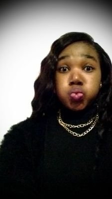 LolwethuMafunda's profile picture. 