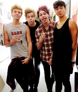 Lyricst of 5 seconds of summer #5sosfam❤️