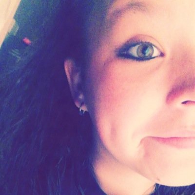 Hi there! Follow for follow?!(: i like hunting, softball and basketball. God is first! Taken by Dallas Harris. ❤️