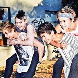 Free follow from @jadetan5sos Please RT/FAVE the link and TAG CALUM