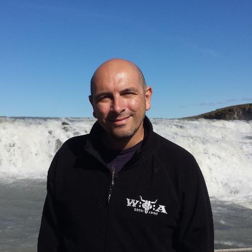 Periodista. Canal Extremadura TV /
No cavas trincheras en donde vivir....ni crees en consignas por las que morir... (BR)