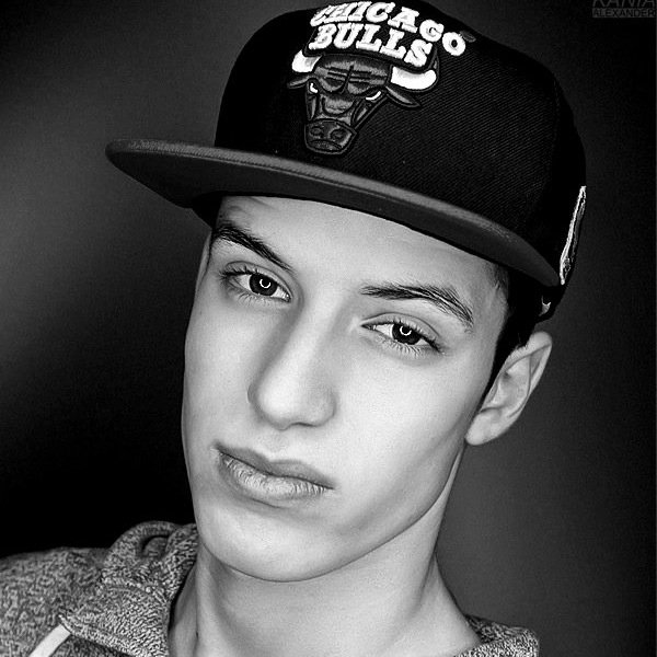 DJ Dalyan (Berlin,22) Booking: https://t.co/z4sRKHNAQs Mail: booking@dalyanofficial.de