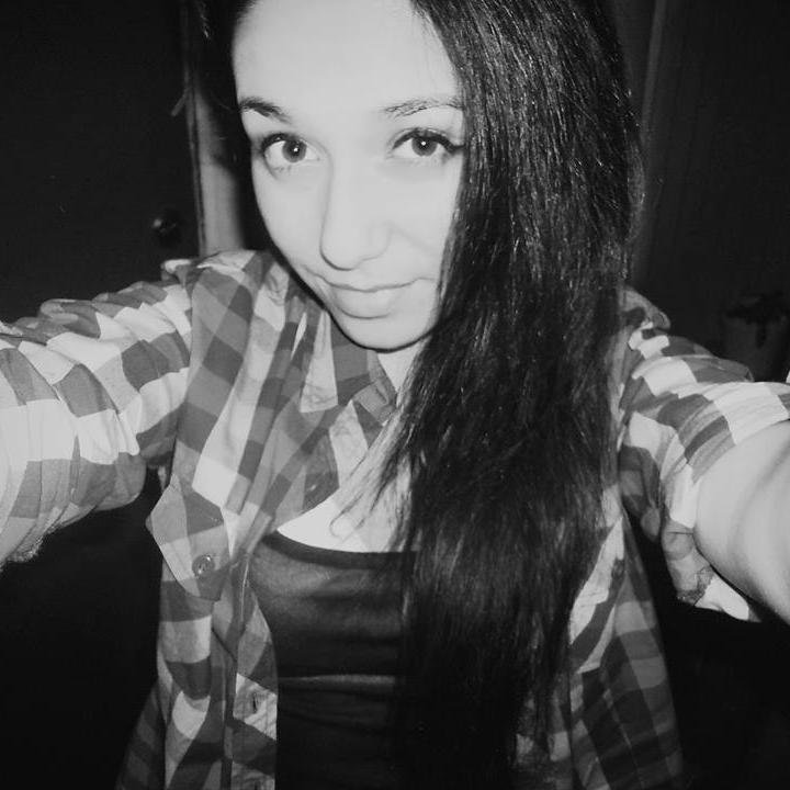 Todo el mundo anhela ser alguien, yo solo anhelo ser siempre yo♡