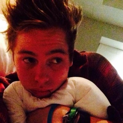 i gave you a free follow so please follow @cuthbertaddict in return ☺️ also RT some recent tweets from that account if you want a DM to Luke Hemmings x
