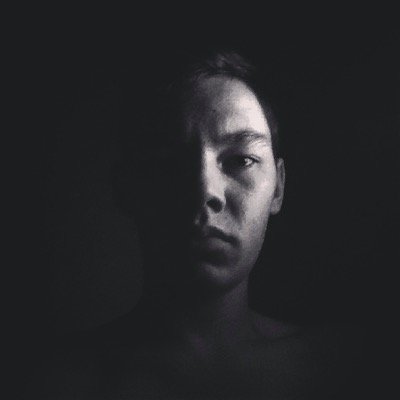 Второй аккаунт @mrKhabarovsk, непонятно, для чего созданый. Без Apple, ну, почти. Нецензурщина. Пиздешь. И воровство твитов. В общем, беспредел. #читаювзаимно