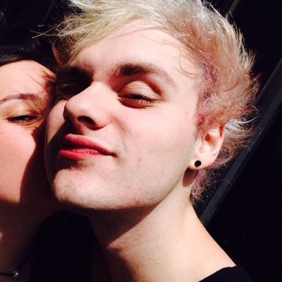 PLEASE FOLLOW @mericalum Thanks i lub u