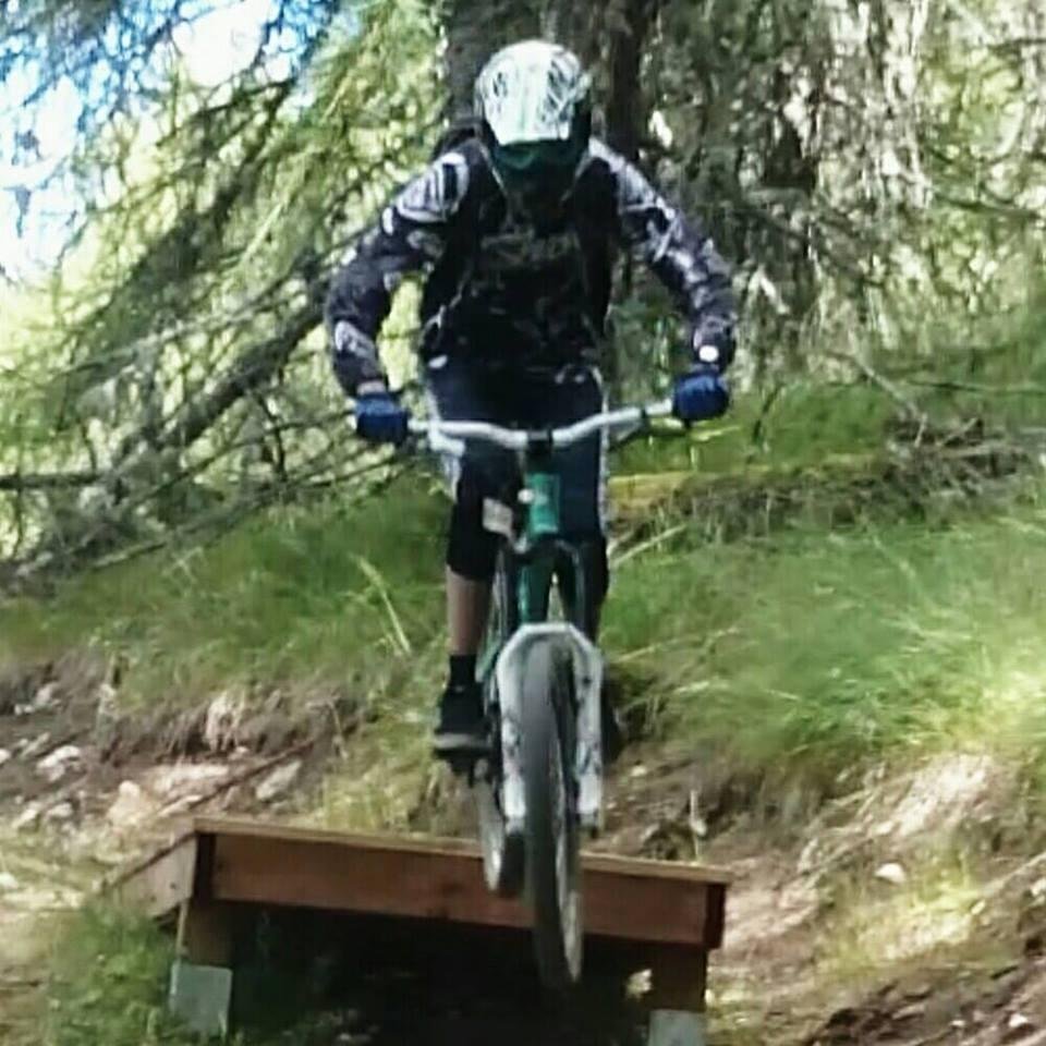 Eithingg's profile picture. Developer Xamarin - .NET, Joueur à ses heures perdus