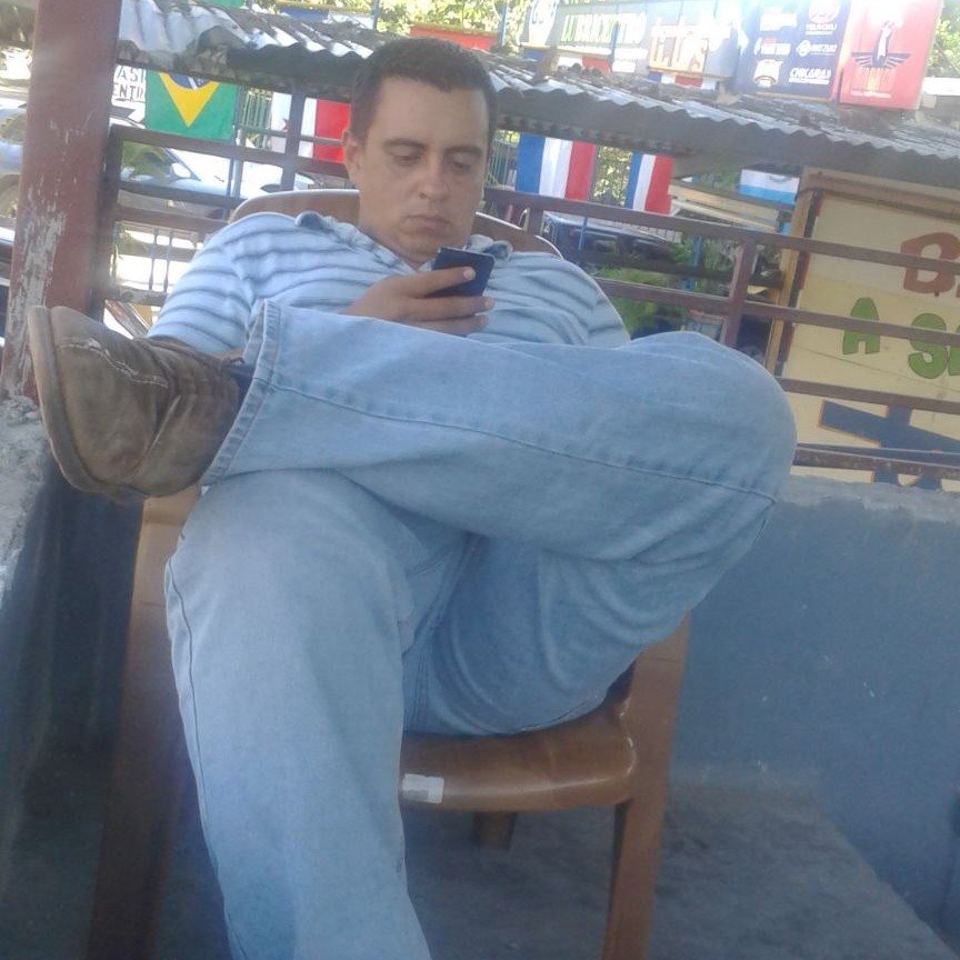 Apasionado del fútbol, enemigo de la desigualdad social, amante de mi familia.