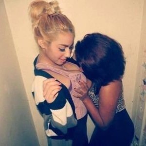 ll__i_8's profile picture. 