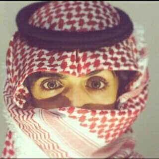 دندن ولا تطلب رضاهم عيش ولا كأنك تراهم⚡️.