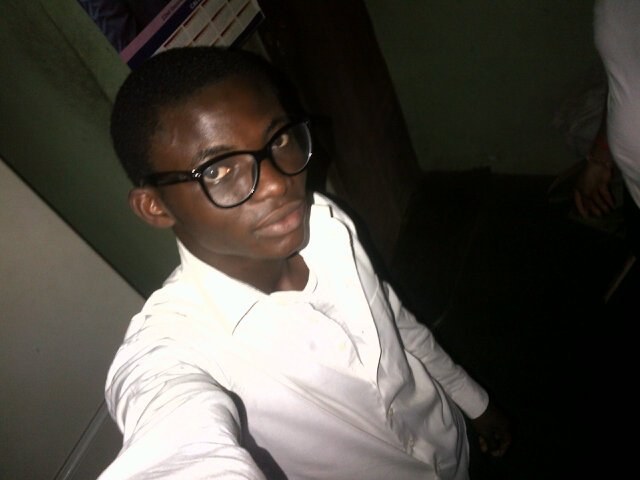 I,m a luvin kul guy,self employed,luv jokes get me @ charlyshoutout34@yahoo.com