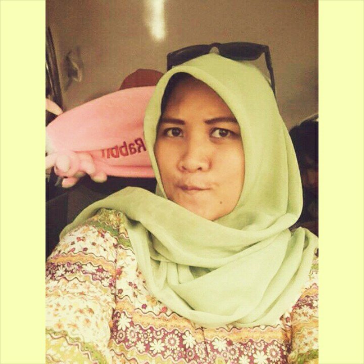 IstiqNurul's profile picture. Love to sing believe Allah beside me without my parents i'm NOTHING so please dont judge me because im muslim