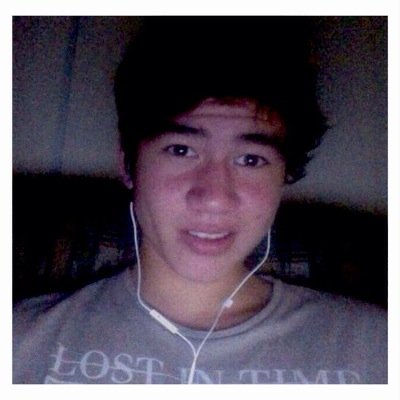 if you could follow me @liamh00d that would be really nice of you ◡̈