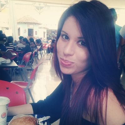 Adicta a la vida.sin miedoo a vivirla con sus defectos y virtudes yo solo la afronto con energia positiva!Amo mi familia!Modelo,sincera,humild,leal:*